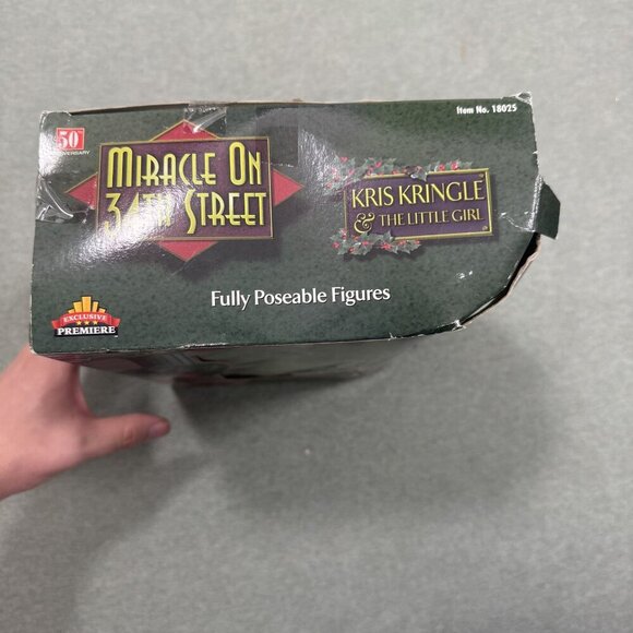 Miracle on 34th Street Kris Kringle & the Little Girl Fully Poseable Figures - Picture 8 of 8